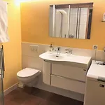Casa Laura, Brione Sopra Minusio בית נופש *